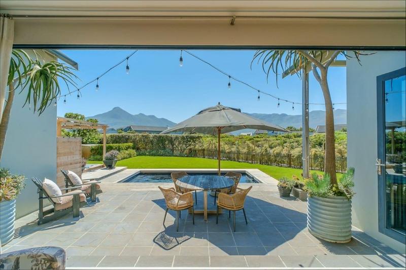 4 Bedroom Property for Sale in Lake Michelle Western Cape